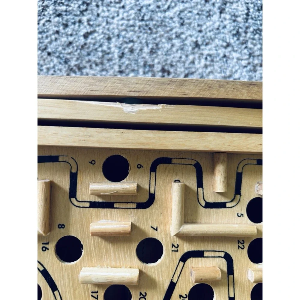 Vintage 1985 Pressman‎ Tournament Labyrinth Wooden Game Box With 2 balls